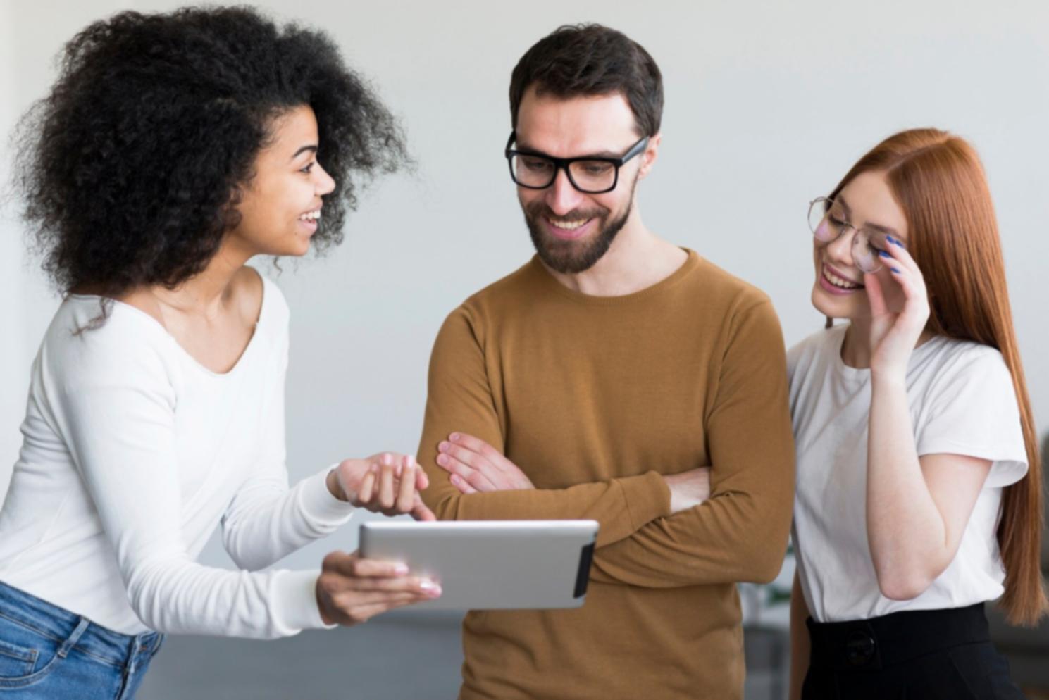 Finanzplanung und Strategieberatung im modernen Büro